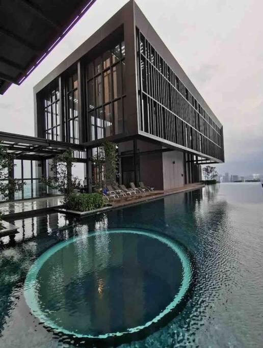 Ferienwohnung Infinity Pool/ Lucentia Bbcc, Near Lalaport, Pnb118, Klcc Kuala Lumpur Exterior foto